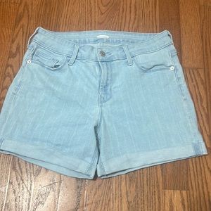 Old navy jean shorts. Size 6